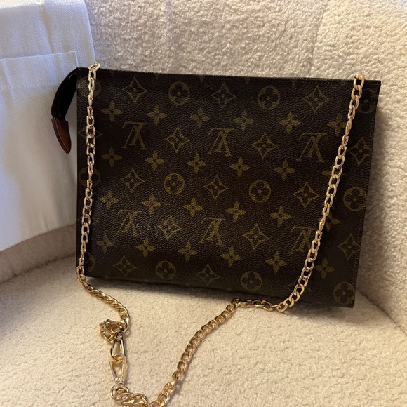 Authentic Louis Vuitton Toiletry Pouch with free Generic Chain - Picture 1 of 8